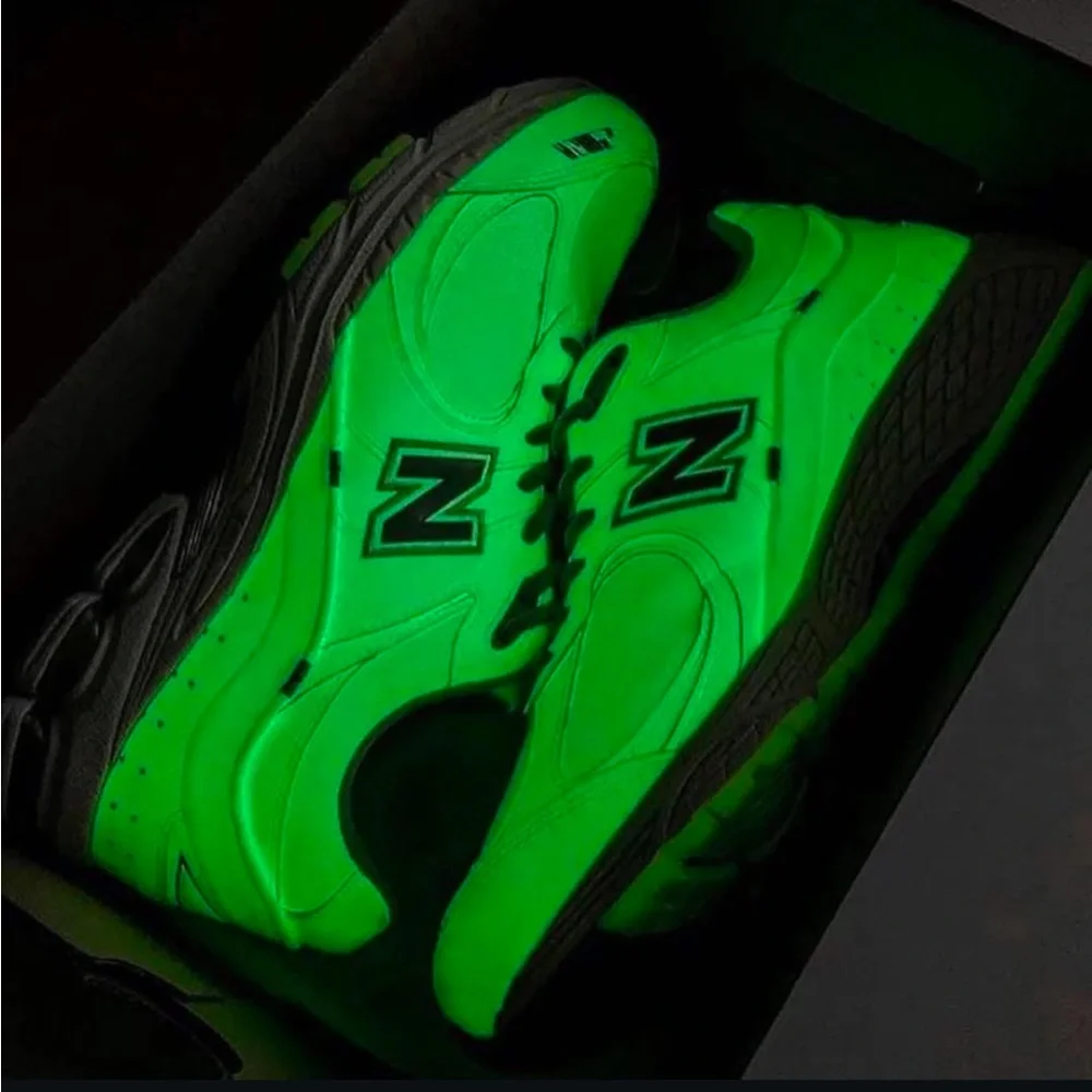 New Balance Mens Size 12 Randomevent Unik 2002R - Picture 3 of 10